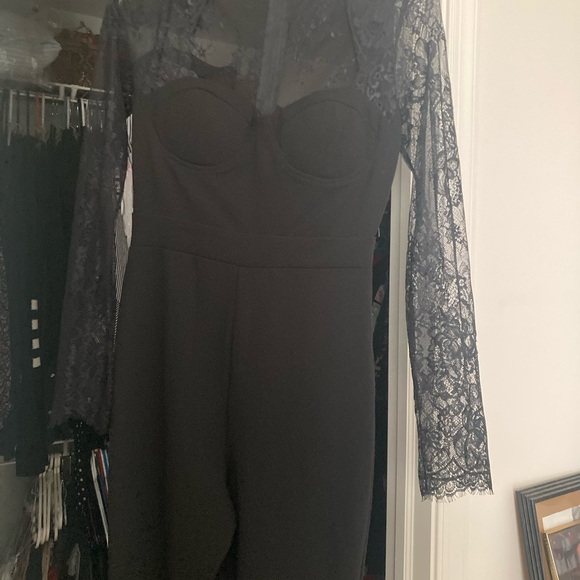 SOLD!!!
Windsor jumpsuit size small! - Picture 6 of 6